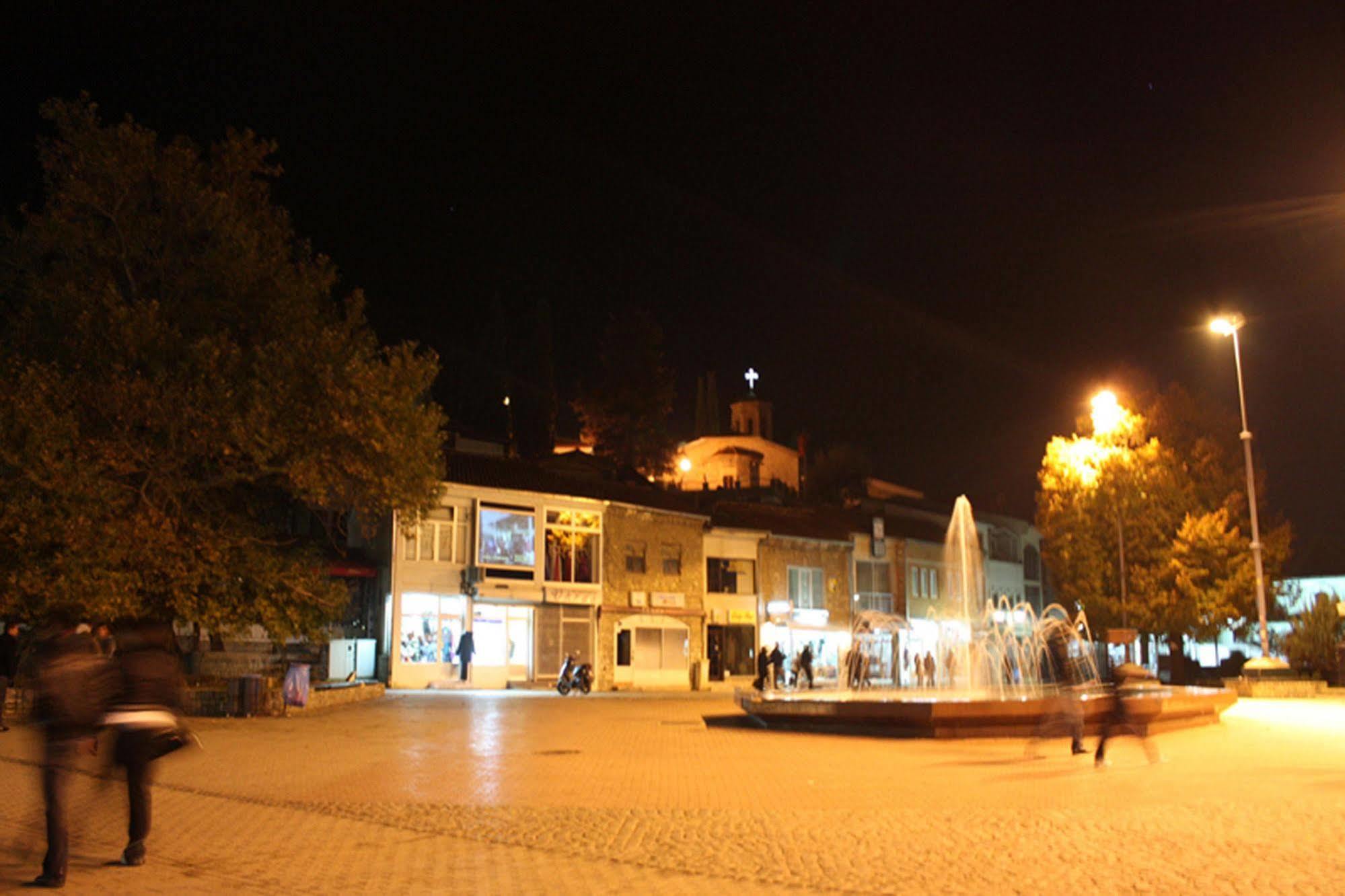 Luccia Apartments - Ohrid City Centre Екстер'єр фото